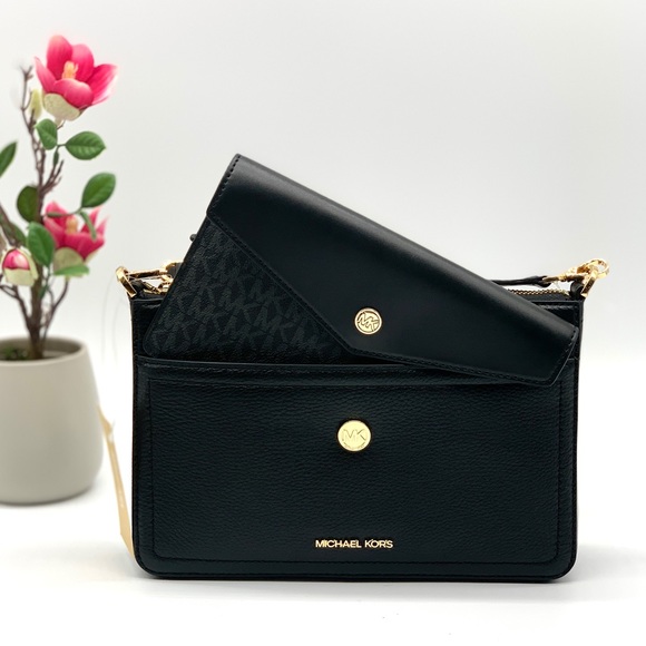 Michael Kors Handbags - Michael Kors 3in 1 Crossbody